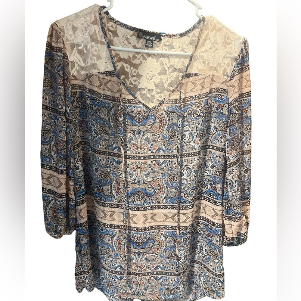 Signature Studio 3/4 length Blouse. Size Medium